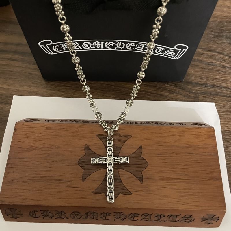 Ch**me He**ts necklaces